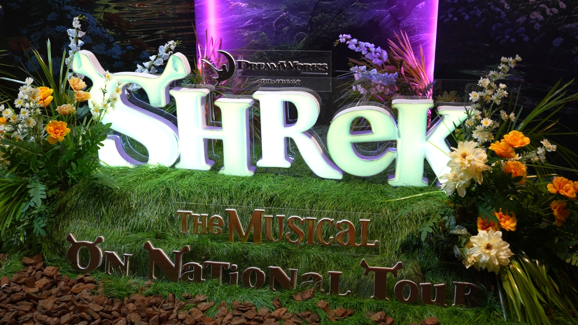 The YOUniverse ra mắt vở nhạc kịch “Shrek: On National Tour” 2024
