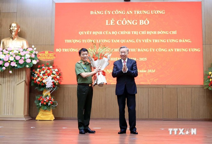 vna_potal_bo_truong_cong_an_luong_tam_quang_giu_chuc_bi_thu_dang_uy_cong_an_trung_uong_nhiem_ky_2020_-_2025__7424800.jpg