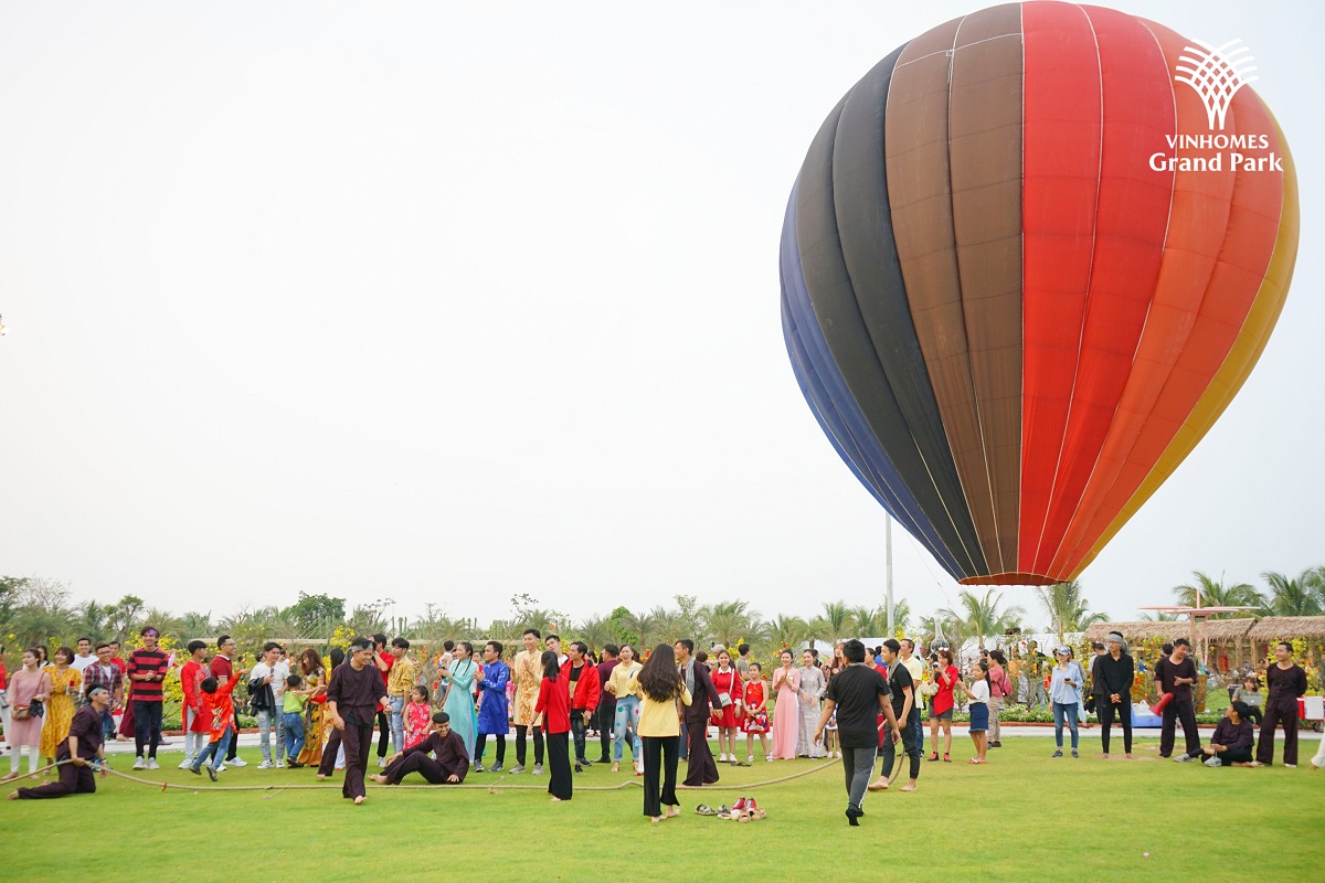 Không khí lễ hội luôn sôi động suốt 365 ngày trong năm góp phần tạo nên sức sống cho Vinhomes Grand Park