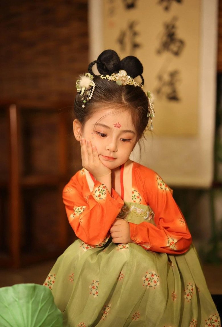 "Cô con gái" khiến Lưu Diệc Phi "cưng như trứng": 4 tuổi đi đóng phim, xinh như công chúa - 15