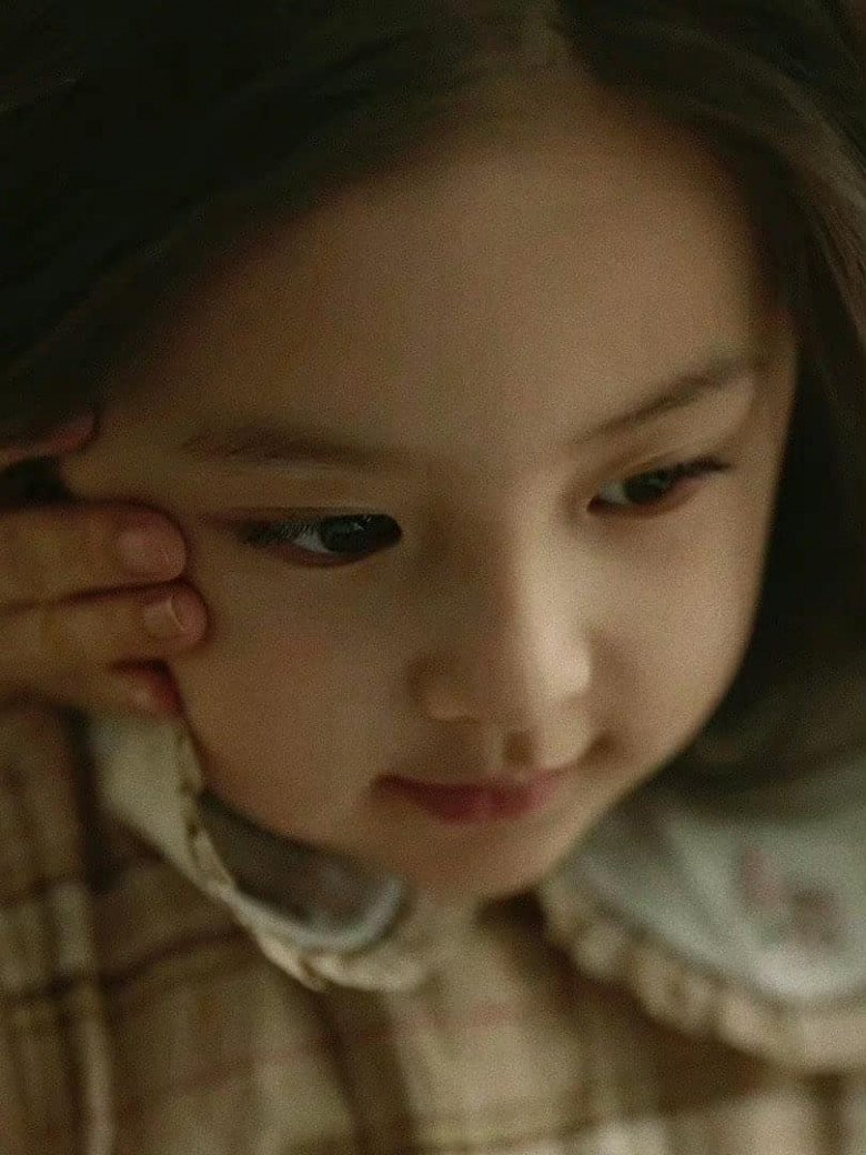 "Cô con gái" khiến Lưu Diệc Phi "cưng như trứng": 4 tuổi đi đóng phim, xinh như công chúa - 10