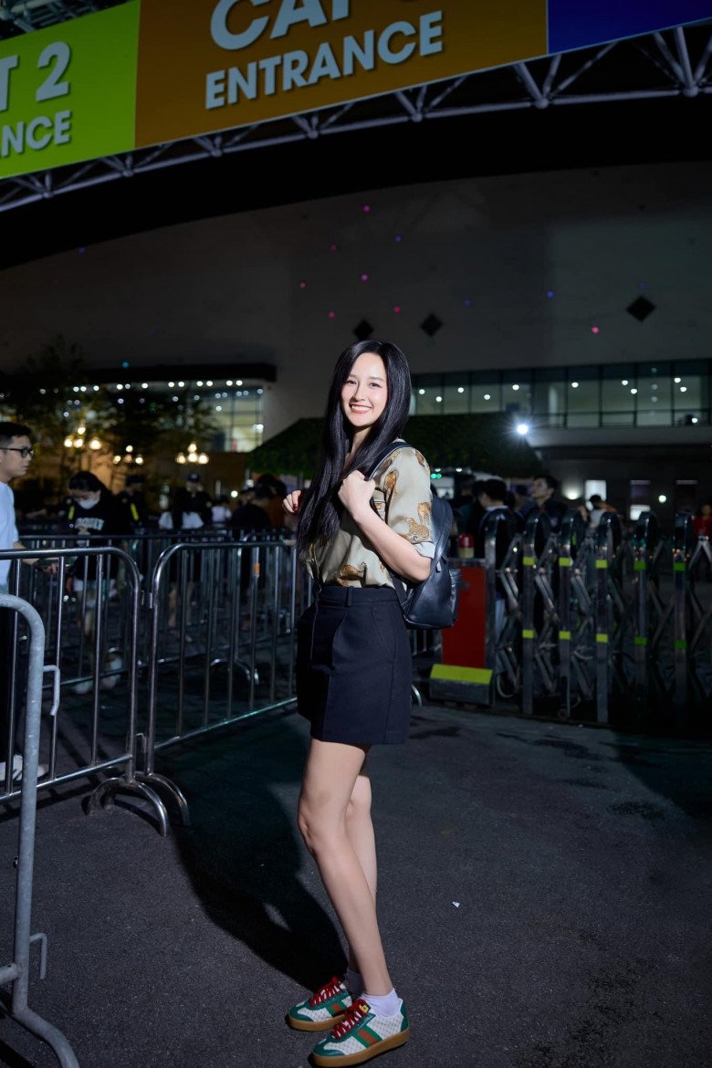 Hoa hậu Việt Nam nặng gần 80kg giờ khoe eo không mỡ, tự tin mặc đồ như gái trẻ mà không sợ lố - 7