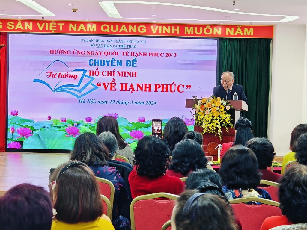 Hơn 300 tư liệu trưng bày “Hạnh phúc cho mọi người”