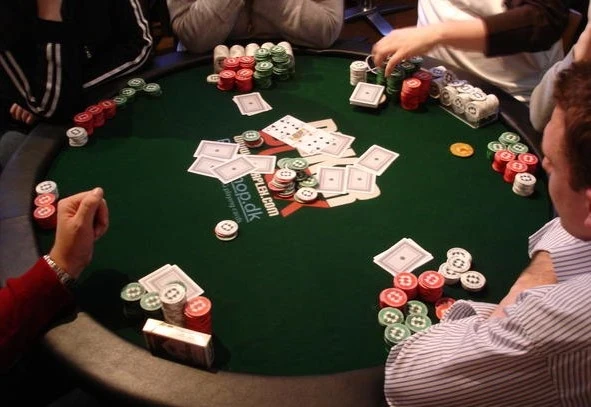 Ngăn chặn cờ bạc trá hình, Hà Nội dừng công nhận các câu lạc bộ Poker cơ sở