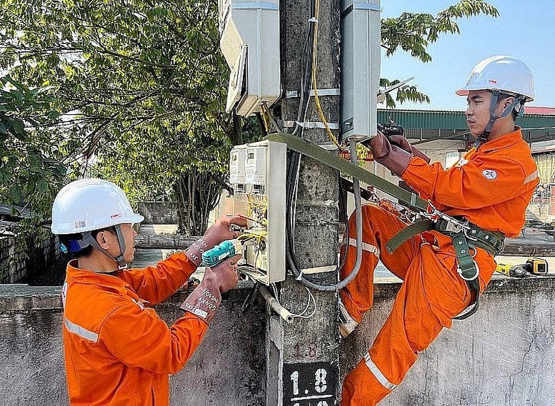 Nhu cầu điện miền Bắc tăng vọt, EVN thực hiện hiệu quả tiết kiệm điện và điều chỉnh phụ tải- Ảnh 2.