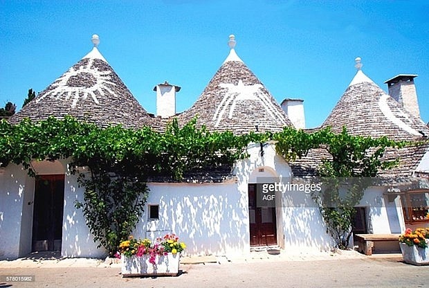 Vẻ đẹp độc đáo và quyến rũ của thị trấn Alberobello. Nguồn: Getty Images