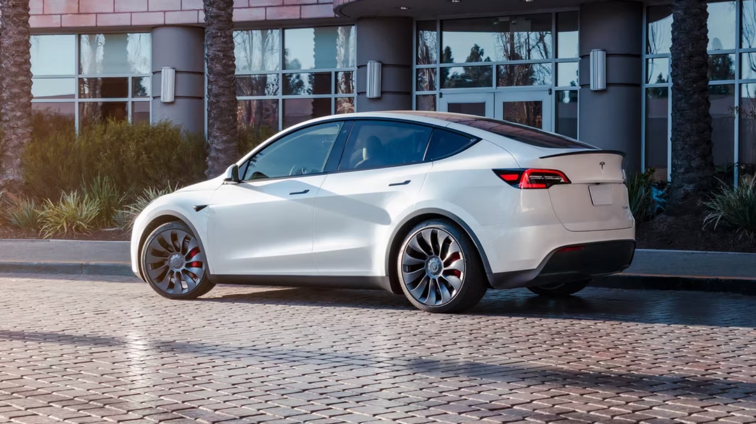 Tesla Model Y bán chạy nhất toàn cầu năm 2023