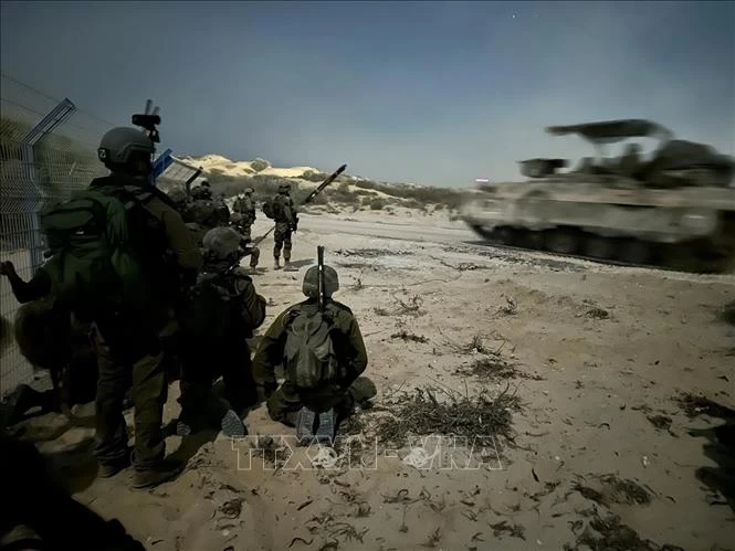 Bộ binh Israel được triển khai chống lực lượng Hamas ở Dải Gaza