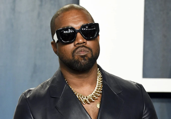 Kanye West bị tẩy chay diện rộng