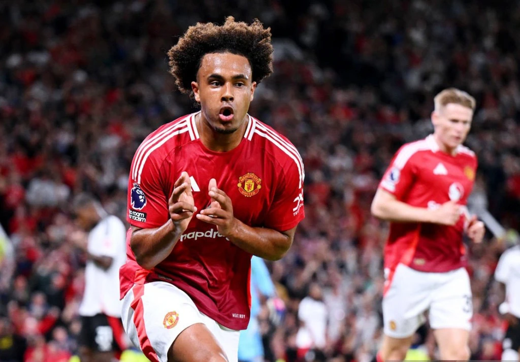 Man Utd thắng nghẹt thở Fulham nhờ bàn thắng của Zirkzee