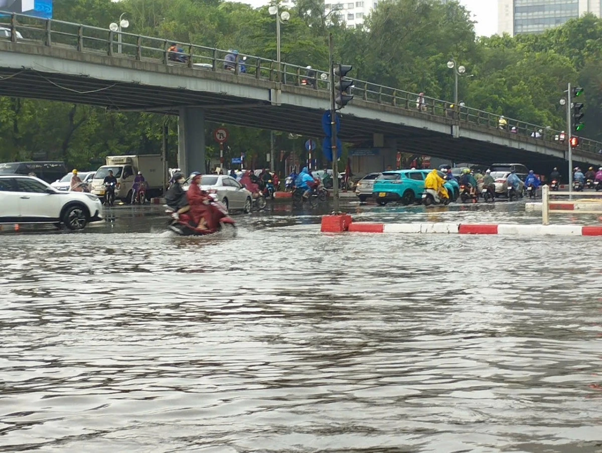 Dự báo thời tiết Hà Nội ngày 18/9: Mưa rào và dông rải rác vào sáng sớm và chiều tối