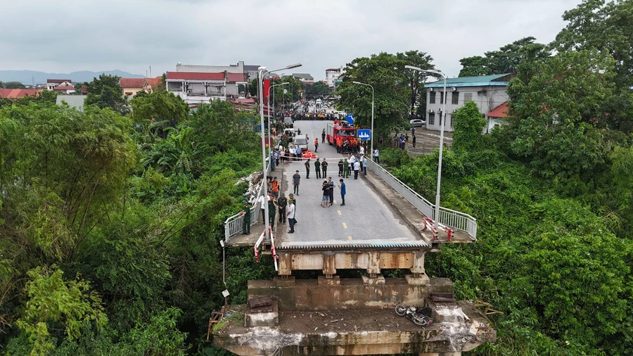 Không để học sinh gián đoạn học tập vì sự cố sập cầu Phong Châu