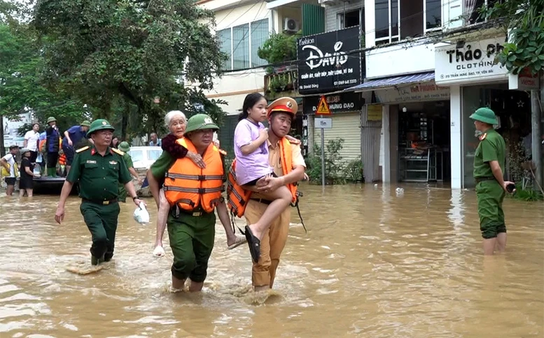 Yên Bái: Sơ tán hàng nghìn hộ dân đến địa điểm an toàn- Ảnh 2.