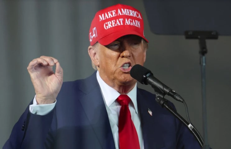 Ông Donald Trump