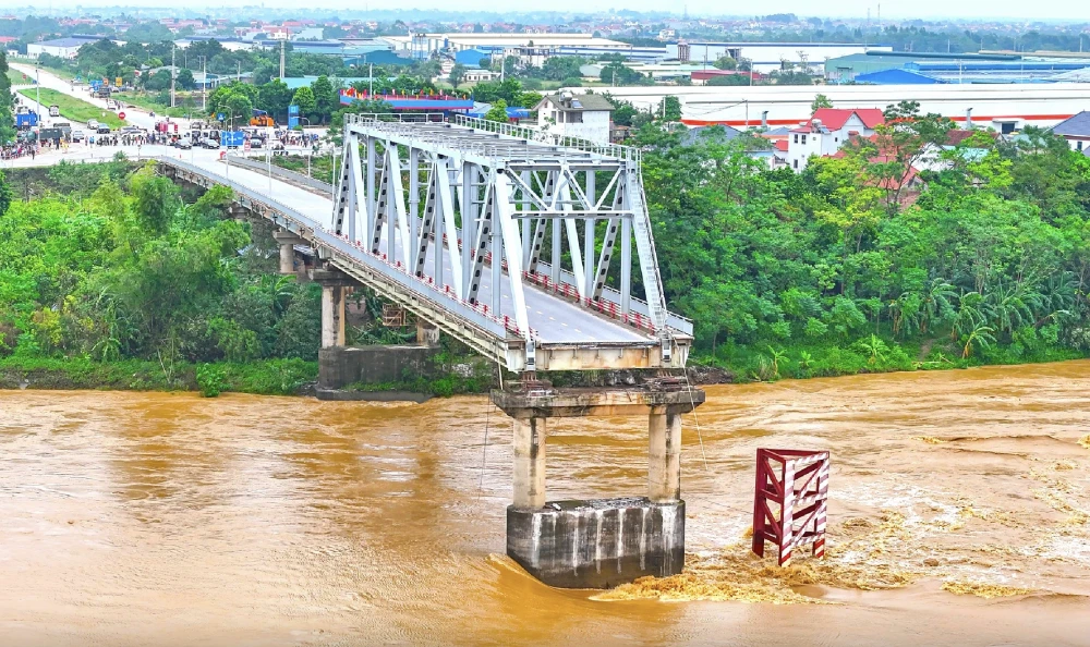 cầu phong châu