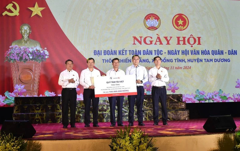 Chung sức, chung lòng, "tăng tốc" dựng xây đất nước ngày càng giầu mạnh, nhà nhà ấm no, hạnh phúc- Ảnh 8.