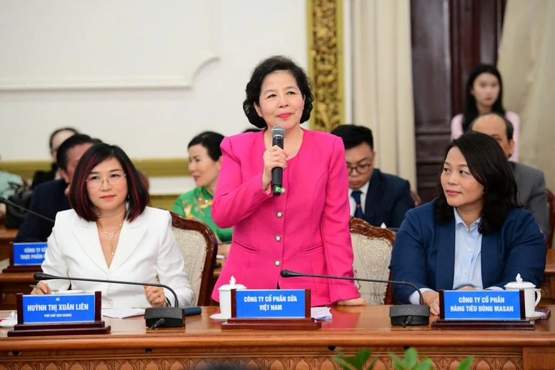 Vinamilk được vinh danh là doanh nghiệp tiêu biểu của TPHCM- Ảnh 2.