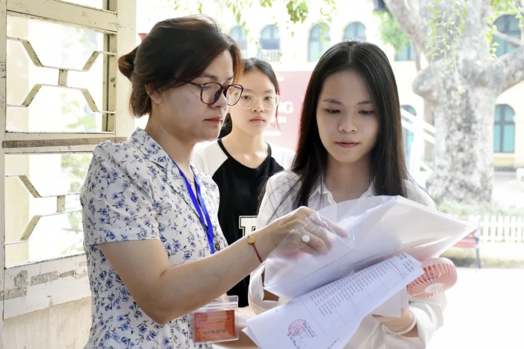 Học sinh nên làm gì sau khi biết tỷ lệ chọi?