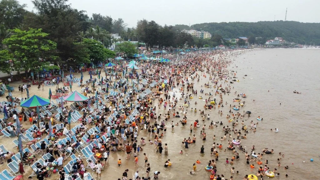Những điểm du lịch độc đáo thu hút khách du lịch đến Thành phố hoa phượng đỏ