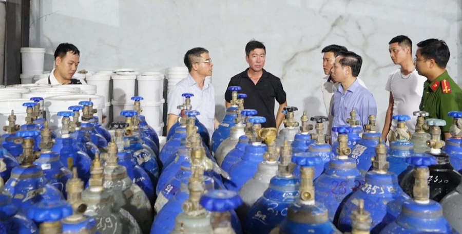 thanh-hoa-boc-tran-cong-xuong-san-xuat-khi-cuoi-2.png