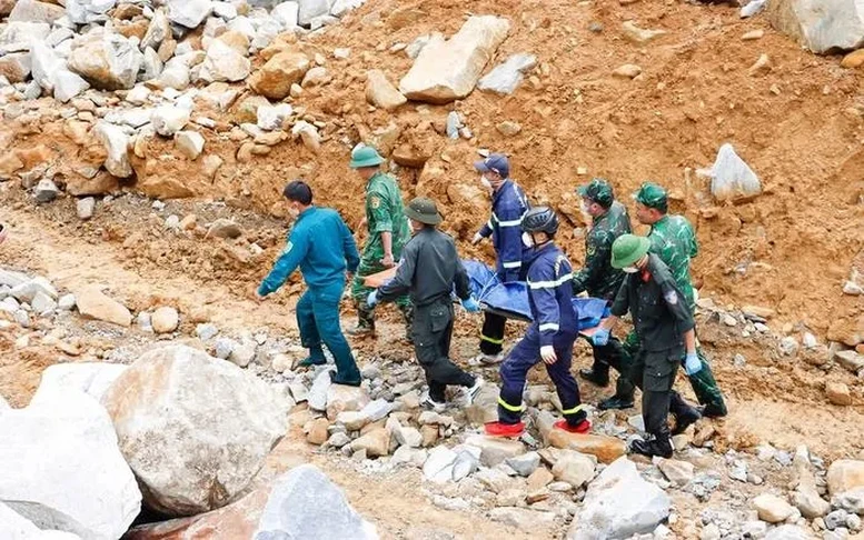 Câp nhật khắc phục sự cố sạt lở công trình thủy điện ở Lai Châu: Tìm thấy thi thể 5 nạn nhân- Ảnh 1.