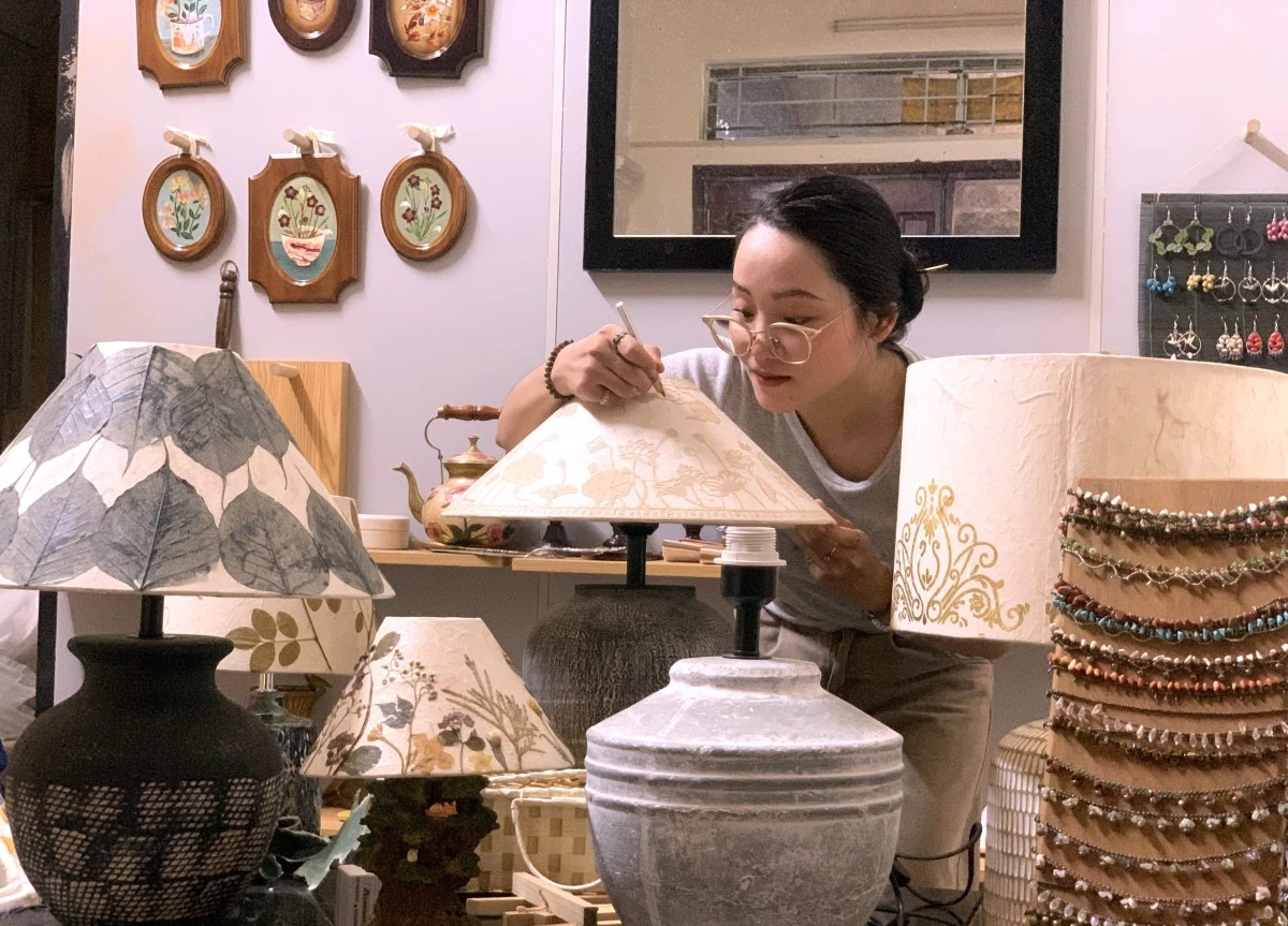 Chuyện người trẻ và khát vọng sáng tạo trên nền giấy dó
