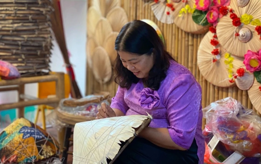 Nghệ nhân Hà Nội đưa bản sắc nón Việt vươn xa