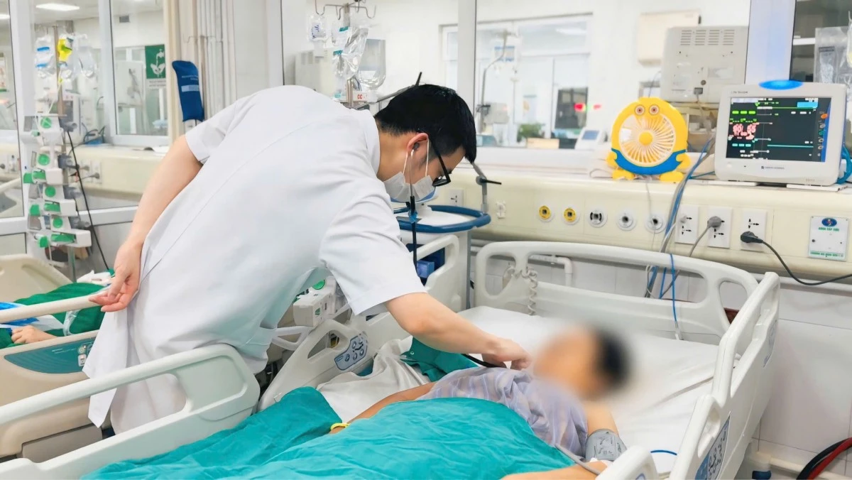 Người phụ nữ sốc nhiễm khuẩn nặng vì tiêm khớp vai tại phòng khám tư nhân