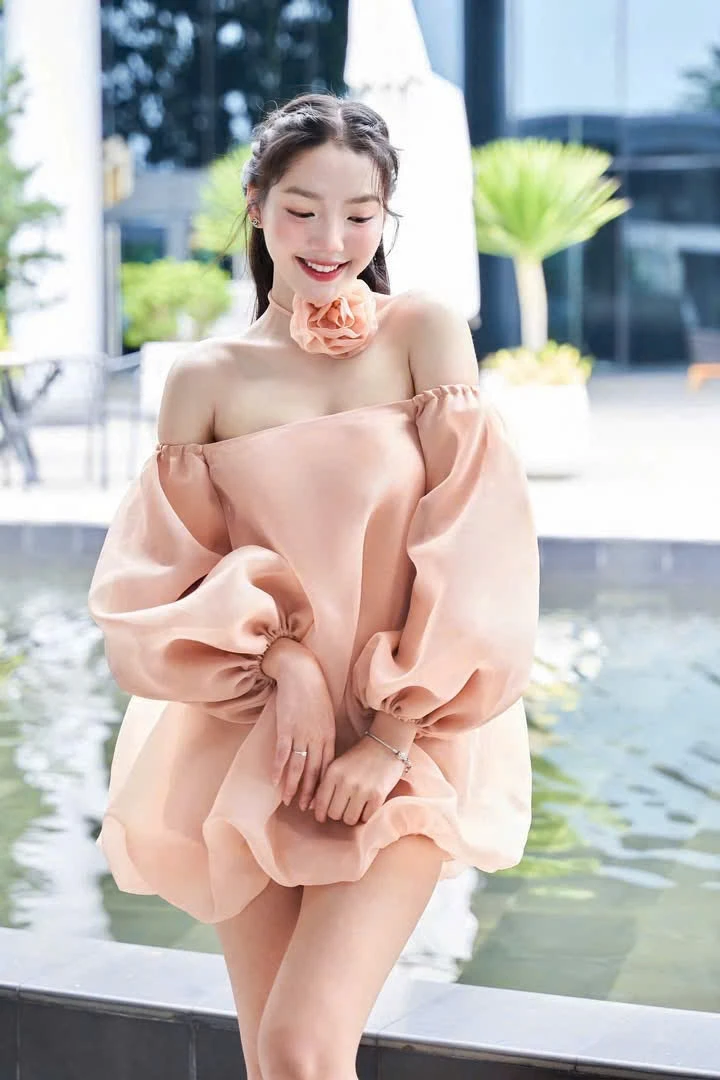 Nhan sắc xinh đẹp của