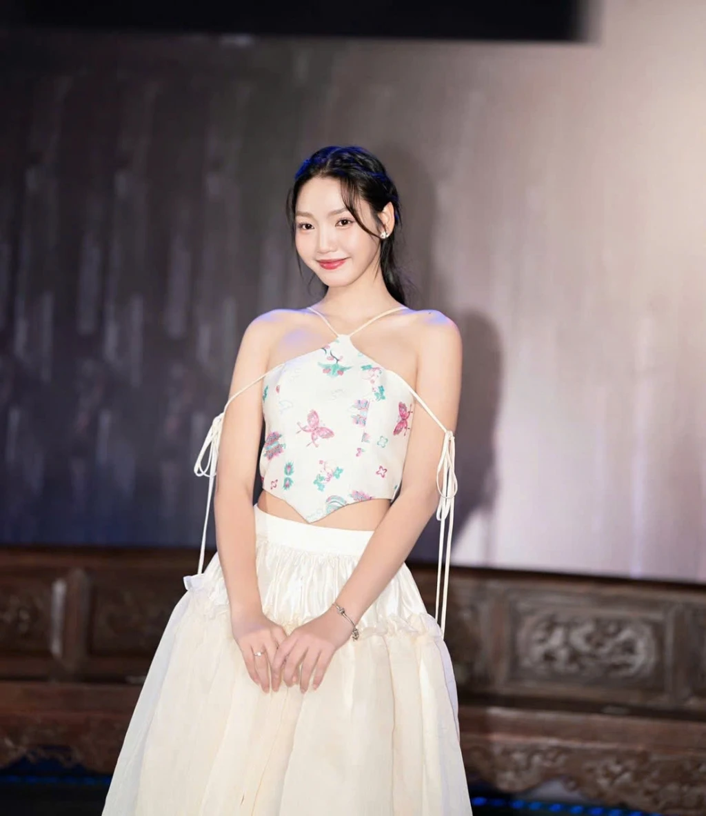 Nhan sắc xinh đẹp của