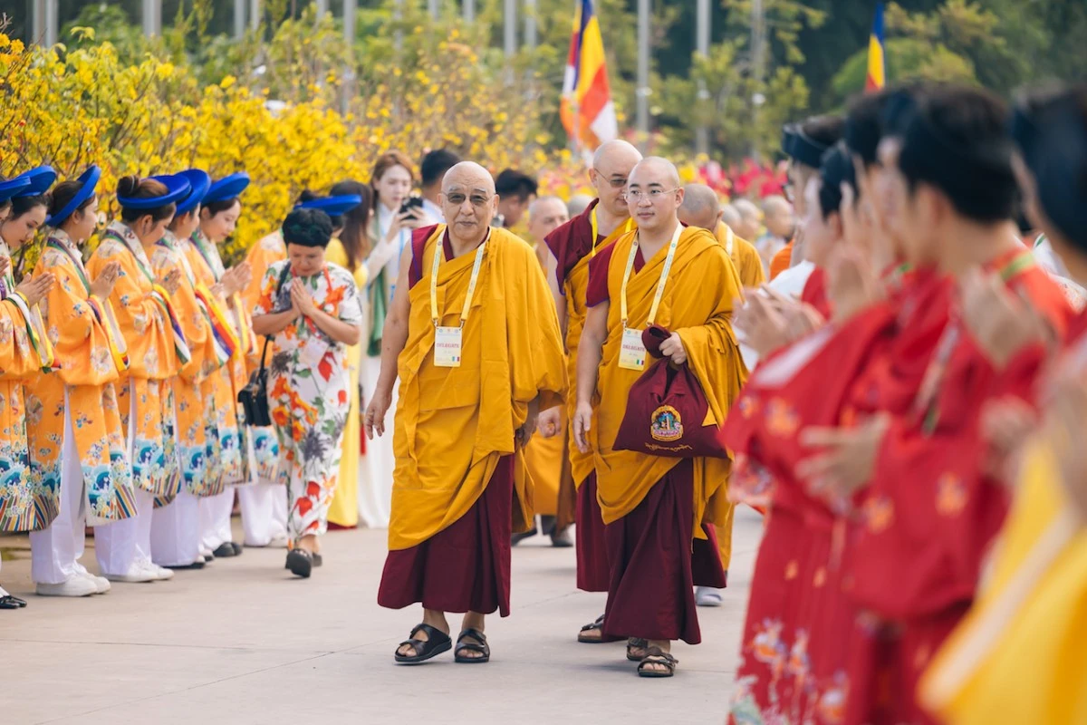 Rực rỡ lễ khai mạc Đại lễ Vesak Liên hợp quốc 2025