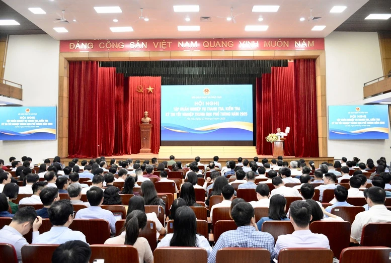 Siết chặt thanh tra, kiểm tra kỳ thi tốt nghiệp THPT 2025- Ảnh 2.