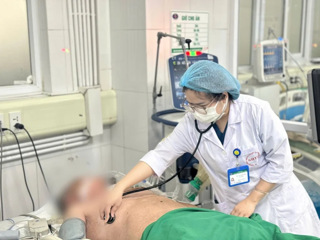 ​​​​​​Người đàn ông viêm tụy cấp vì uống 500ml rượu mỗi ngày