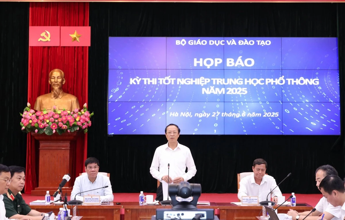 Bộ Giáo dục và Đào tạo phản hồi về đề thi khó gây tranh cãi và thí sinh dùng AI