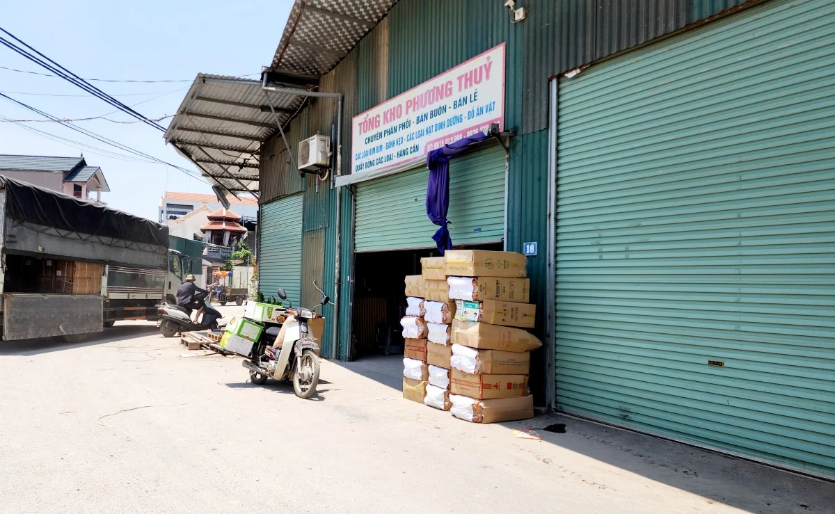 Một loạt cửa hàng đóng cửa tại “thủ phủ” bánh kẹo La Phù