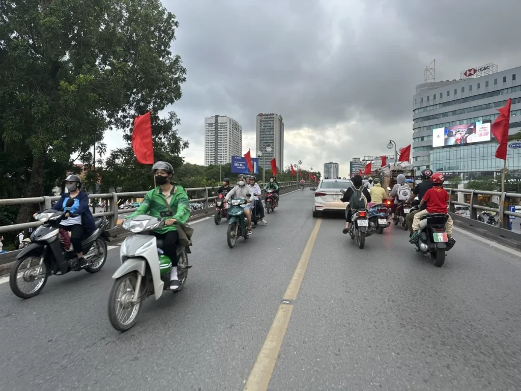 Dự báo thời tiết Hà Nội ngày đầu thi tốt nghiệp THPT 2025: Mưa rào rải rác