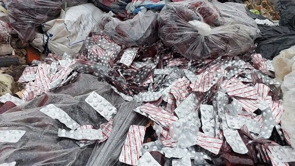 Liên tiếp các vụ đổ trộm thực phẩm, dược phẩm và hàng giả: Chế tài chưa đủ sức răn đe
