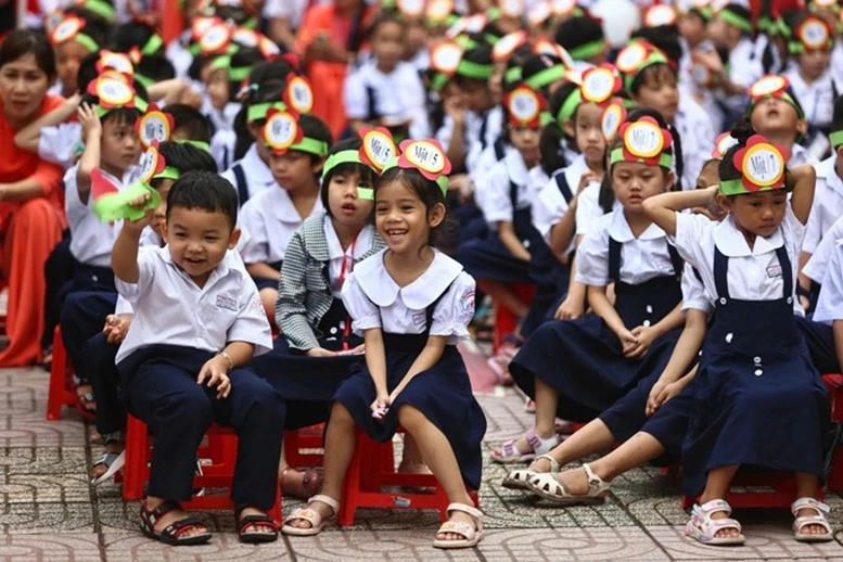 Miễn học phí: Mệnh lệnh vì dân, vì tương lai- Ảnh 2.