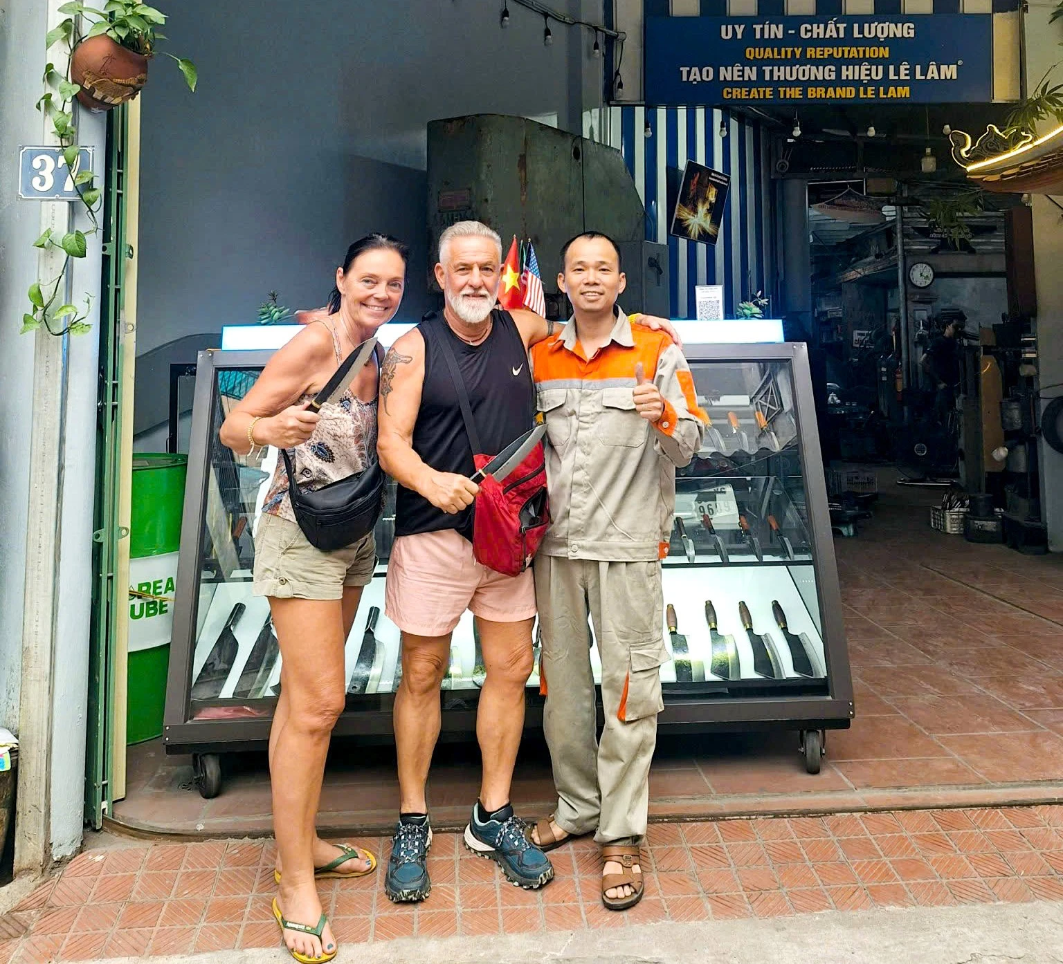 Nghệ nhân trẻ với giấc mơ đưa dao kéo Việt ra thế giới