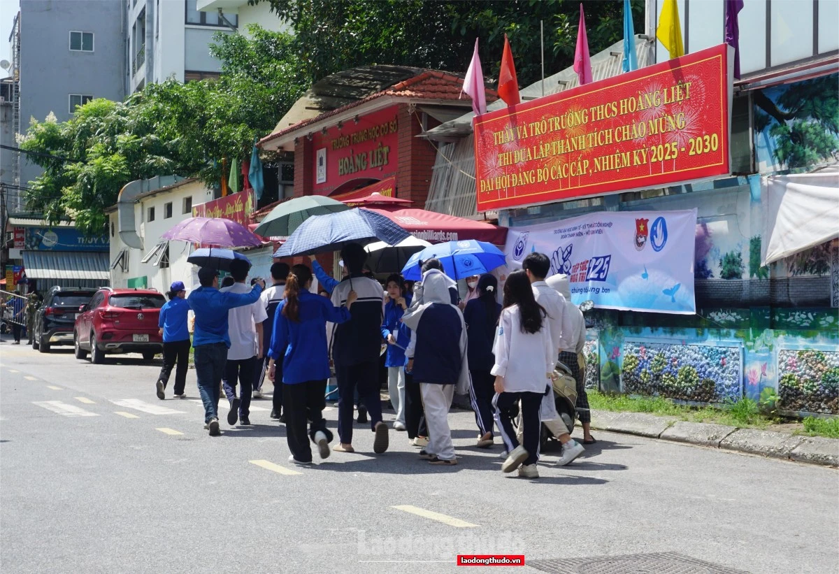 Sĩ tử Hà Nội sẵn sàng cho kỳ thi tốt nghiệp THPT 2025, tự tin bước vào chặng đường quan trọng