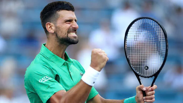 Ảnh dưới:Djokovic với vị thế ngoài top 4, sẽ sớm phải đụng độ Alcaraz hoặc Sinner nếu tiến sâu ở Wimbledon 2025