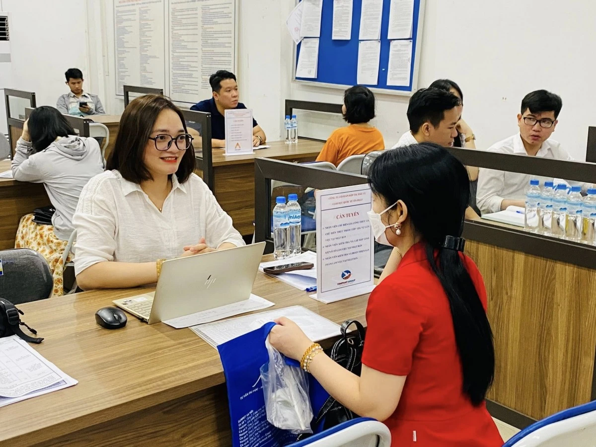 Thị trường lao động khởi sắc: 8 tỉnh thành kết nối, hàng chục ngàn chỉ tiêu tuyển dụng