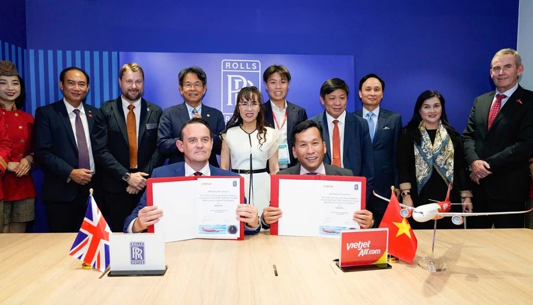 Vietjet ký đơn hàng 'khủng' với Rolls-Royce- Ảnh 1.
