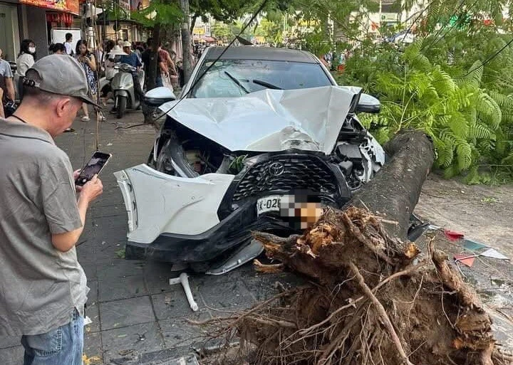 Công an hà Nội thông tin chính thức vụ tai nạn liên hoàn ở Trần Đại Nghĩa: 1 người tử vong, 9 người bị thương