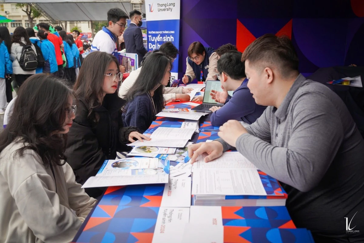 Nhiều trường đại học dự kiến hạ điểm chuẩn xét tuyển bằng điểm thi THPT