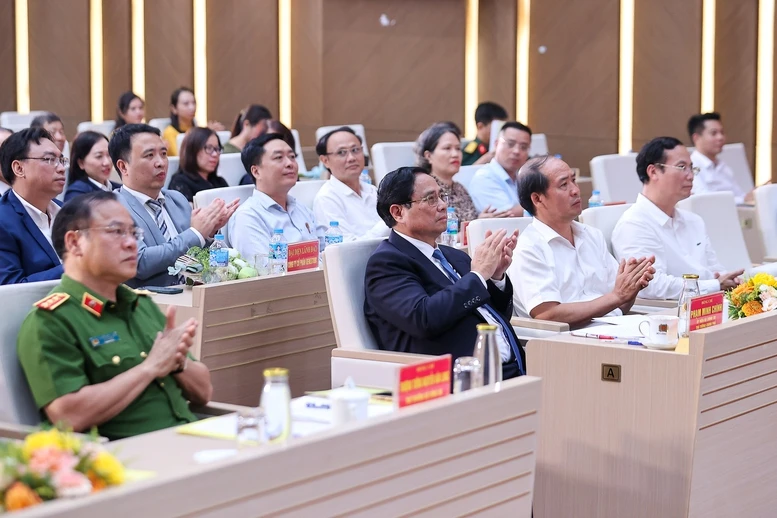Thủ tướng: Quy tập hài cốt, xác minh danh tính liệt sĩ "khó mấy cũng phải làm và làm bằng cả trái tim"- Ảnh 4.