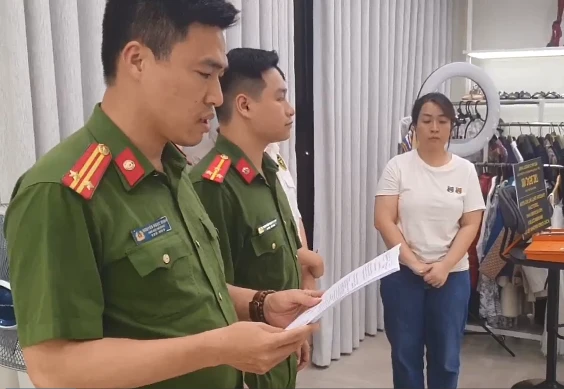 Trùm buôn hàng hiệu online trốn thuế hơn 12 tỷ đồng bị tạm giữ