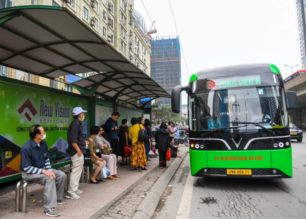 Chuyển đổi xe máy xăng sang xe điện: Hướng đi tất yếu để giảm ô nhiễm đô thị