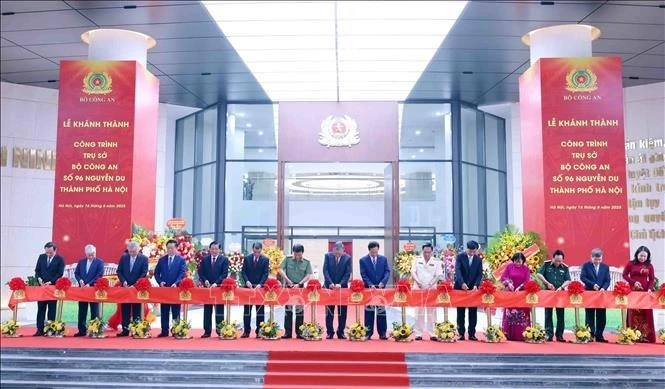 tong-bi-thu-du-le-khanh-thanh-cong-trinh-tru-so-bo-cong-an-4.jpg