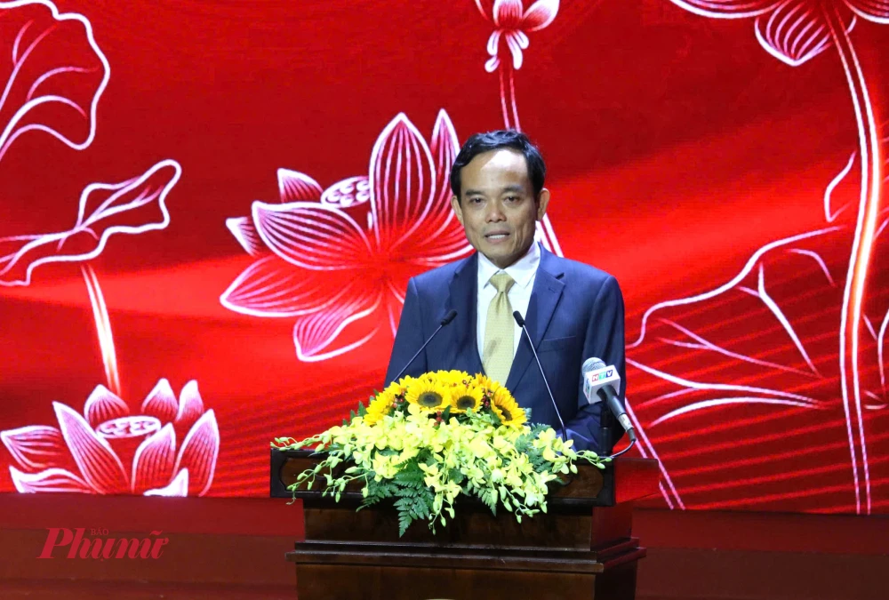 Bí thư Thành ủy TPHCM Trần Lưu Quang đối thoại với văn nghệ sĩ Bí thư Thành ủy TPHCM Trần Lưu Quang